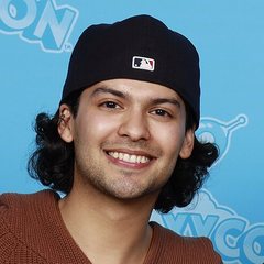 Casting reference: Xolo Maridueña